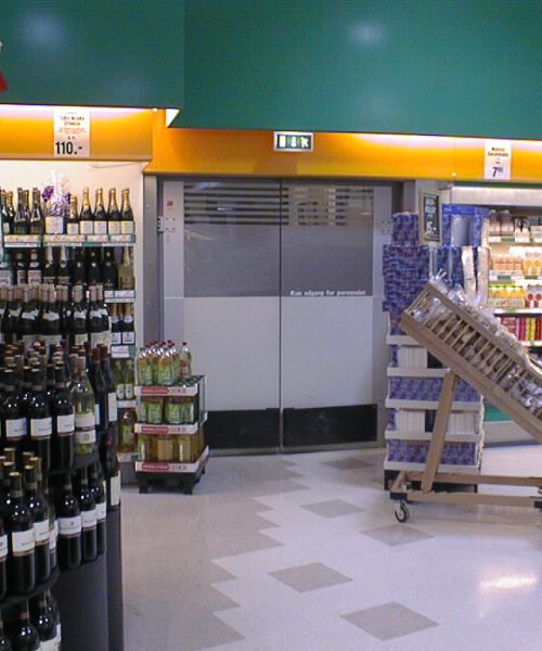 revolving doors in grocery store