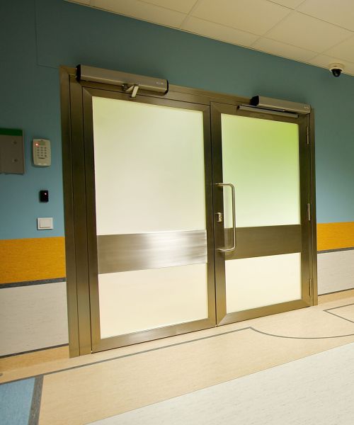 double profile door in stainless steel in modern hospital
