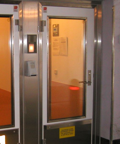 højteknologiske adgangsløsninger til tophemmelige bygninger